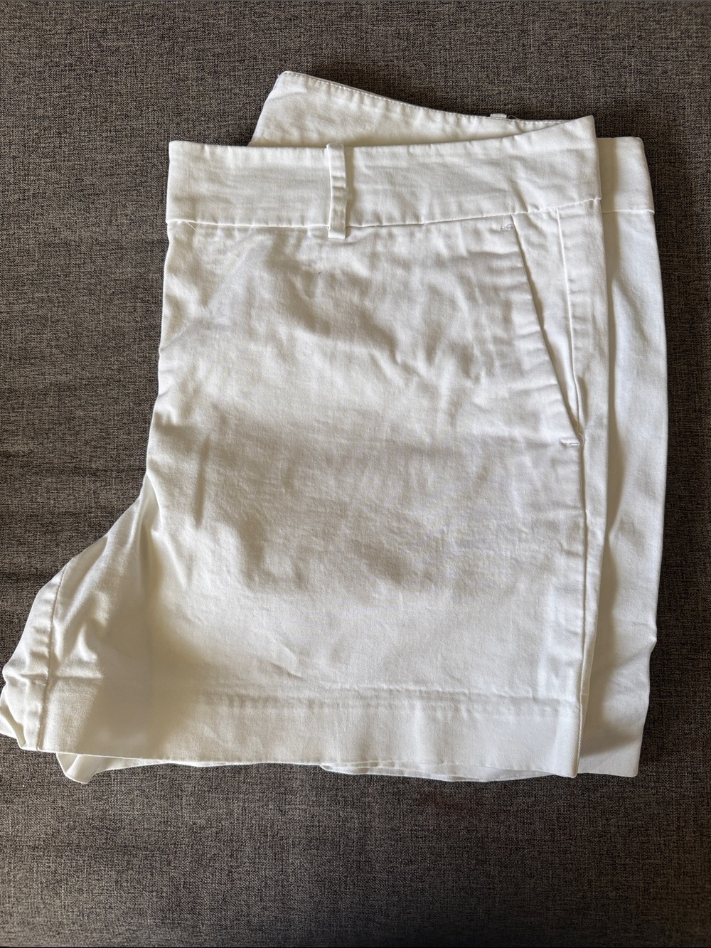 Women’s White Casual Ann Taylor Shorts. 5 inch inseam.